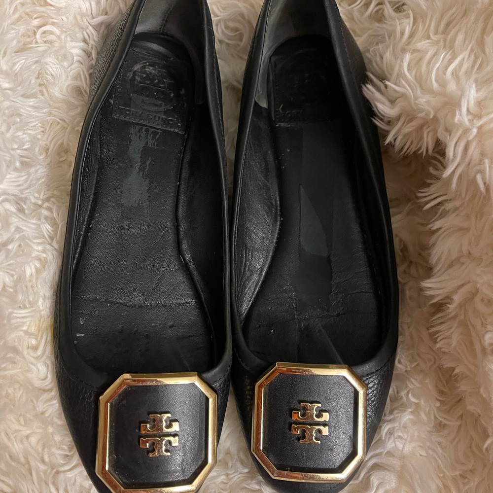 Tory Burch Black and Gold Flats Elegant Loafers